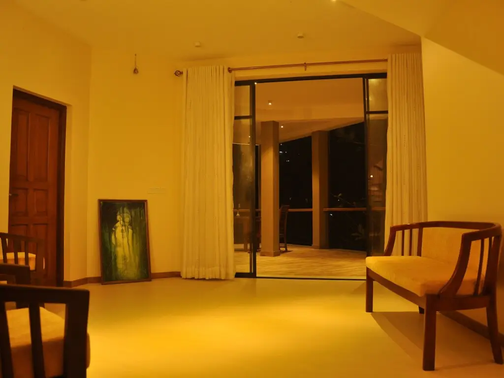 Канди: Rivorich Residence