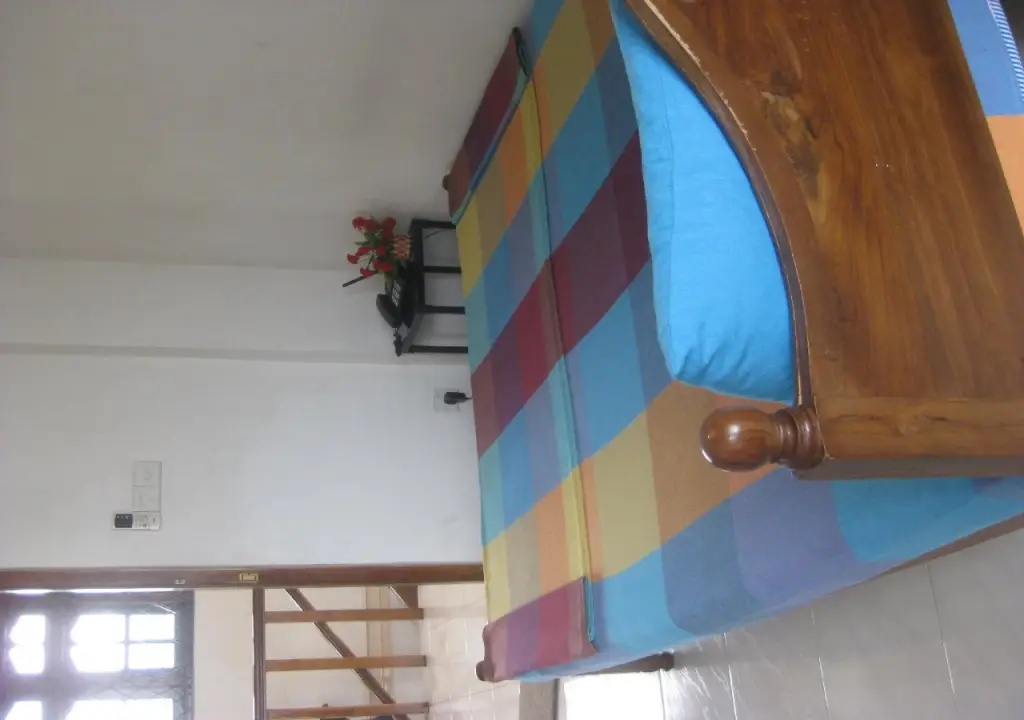 Канди: Three Three Five Guest House