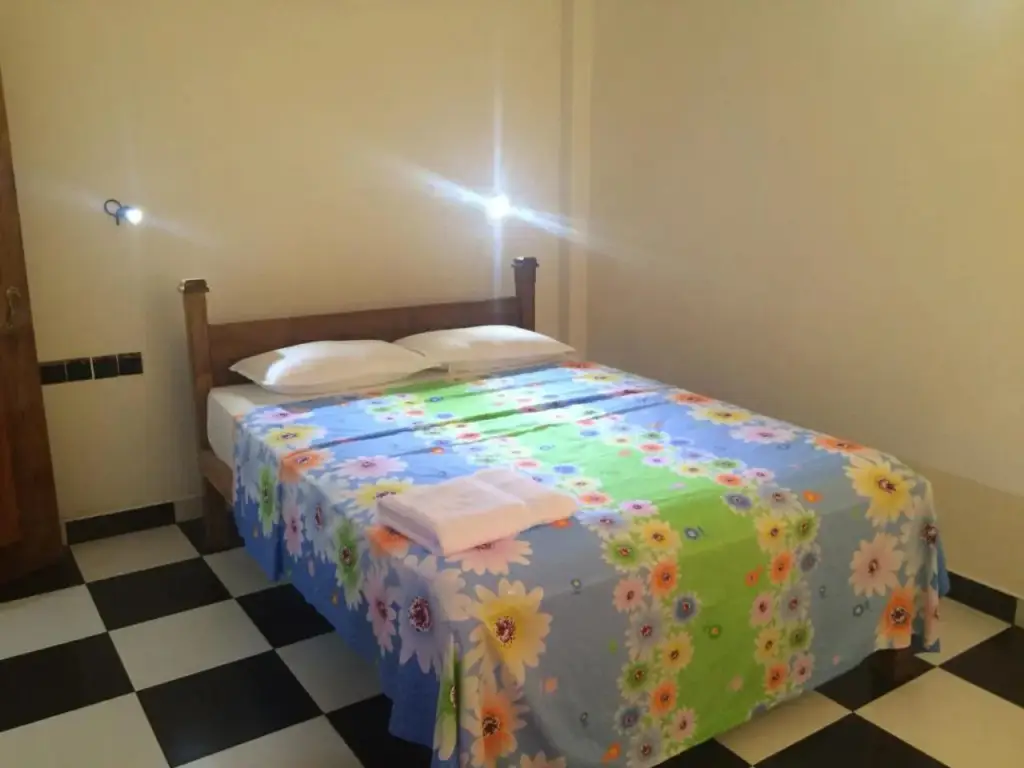 Чилав: Hotel Athina & Restaurant