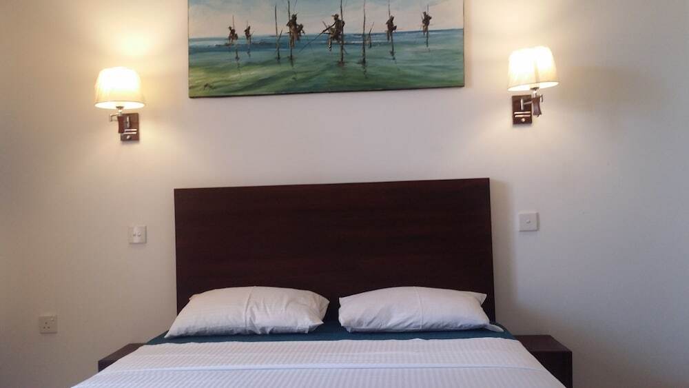 Ваттала: Airport Beach Villa