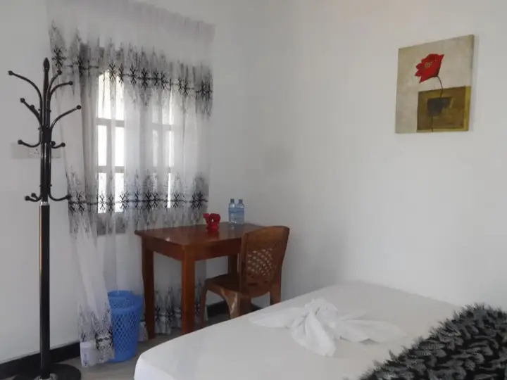 Тринкомали: Hotel Angel Inn Beach