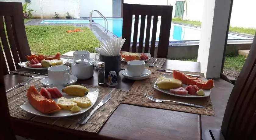 Галле: Sholay Villa
