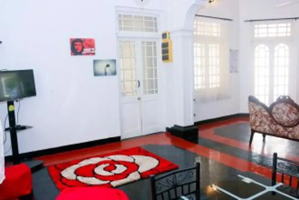 Гора Lavinia: Mount Colonial Hostel