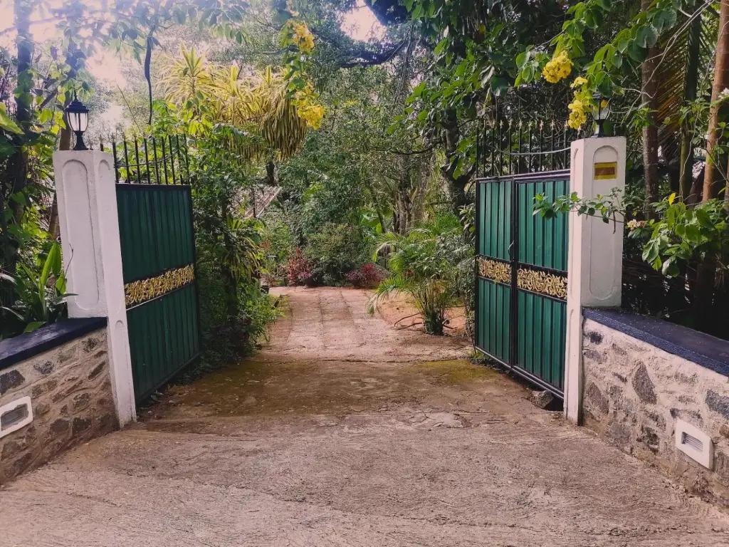 Элла: Ishara Guest Inn