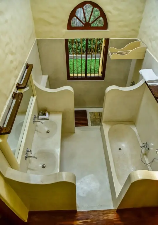 Хинатигала Джанкшен: Pedlars Manor