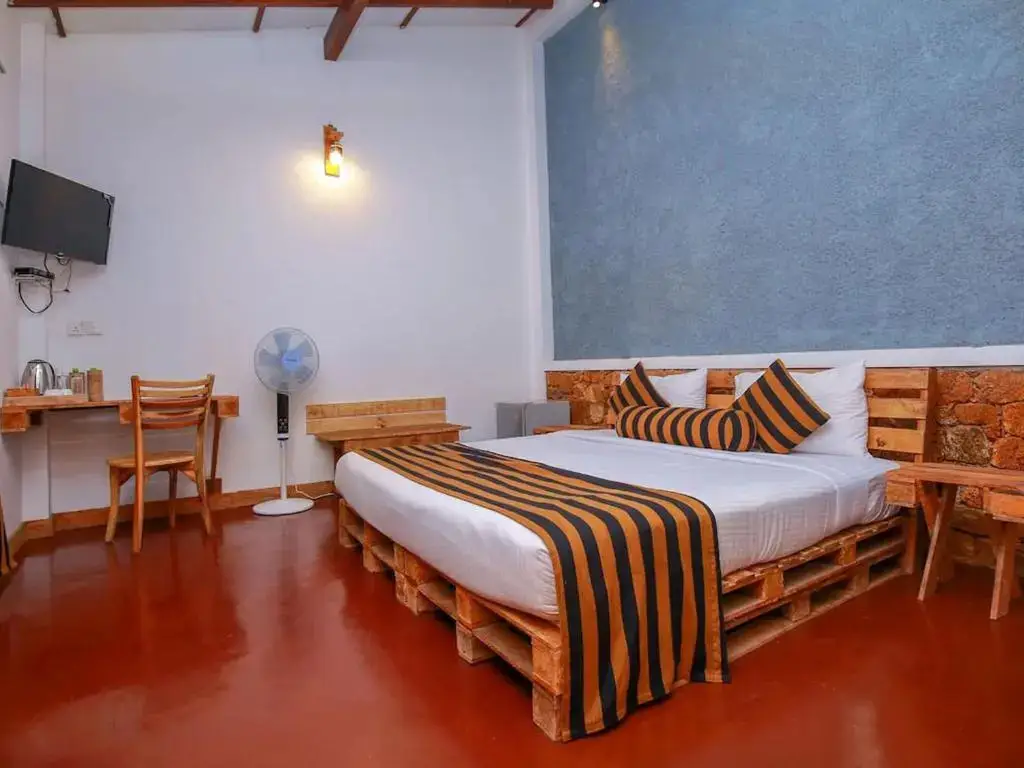 Элла: The Spice Lodge