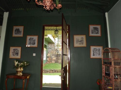 Канди: Shades of Green Homestay