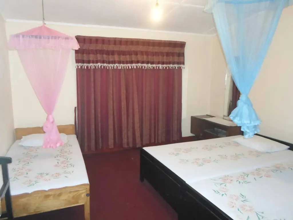 Анурадхапура: Indrani Inn