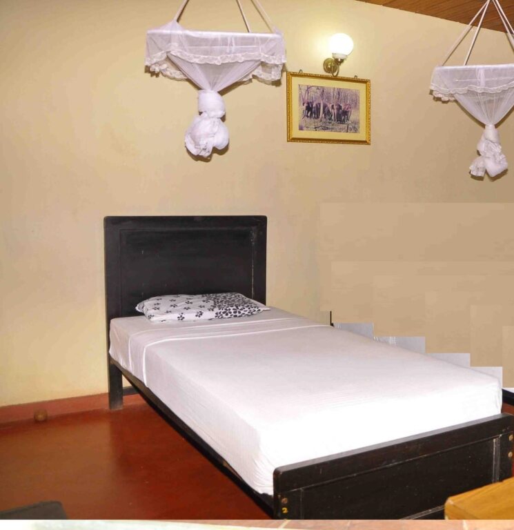 Удавалаве: S and K Safari Village Hotel - Udawalawe