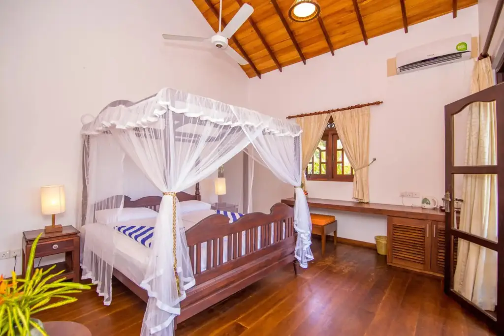 Ранна: Lanka Beach Bungalows