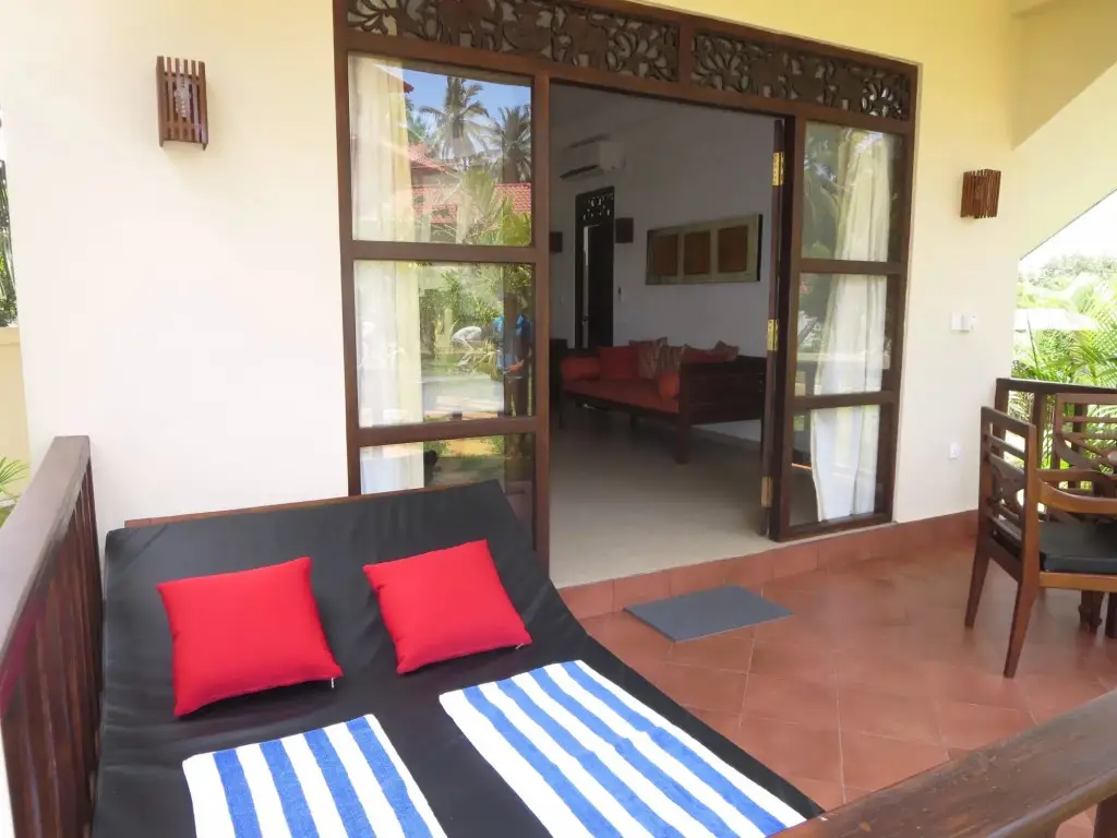 Ранна: Lanka Beach Bungalows
