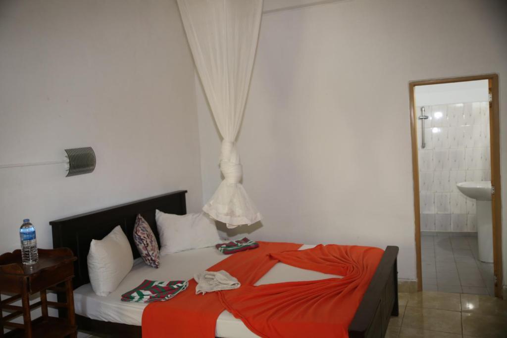 Элла: 9 Arch View Rest Inn
