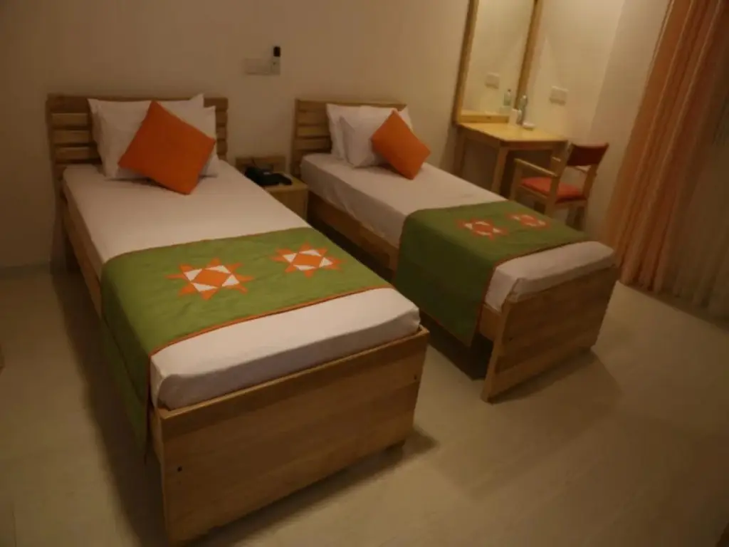 Галле: Hotel Apna