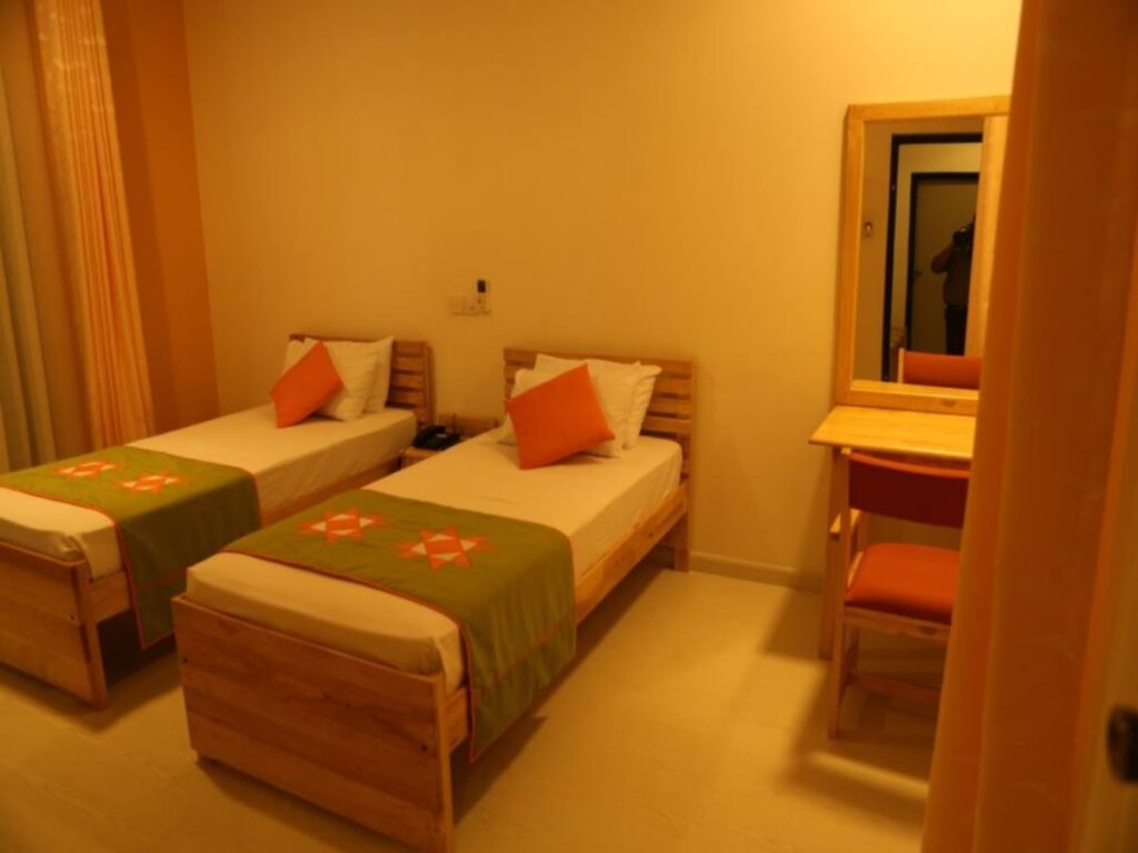 Галле: Hotel Apna