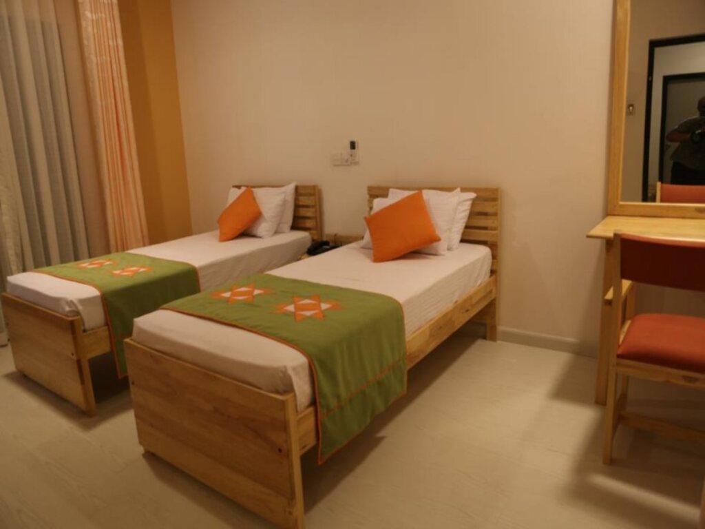 Галле: Hotel Apna