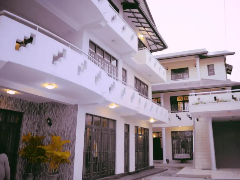 Villa lake view — фото 1