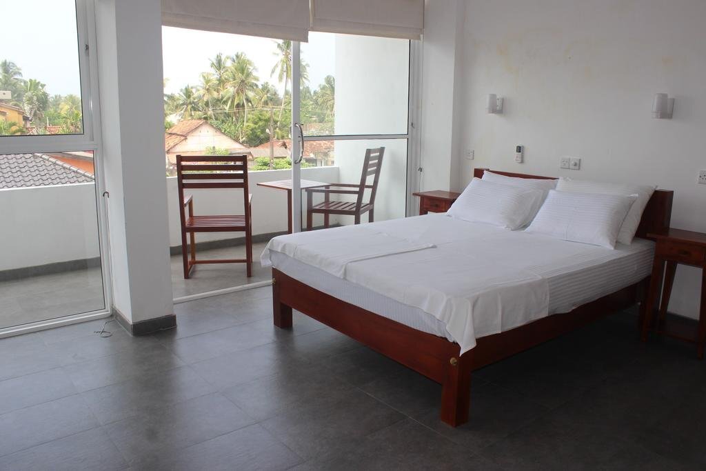 Хиккадува: Jasmine Garden Beach Guest House