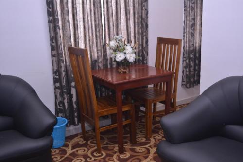 Минувангода: Grand Senrich Hotel