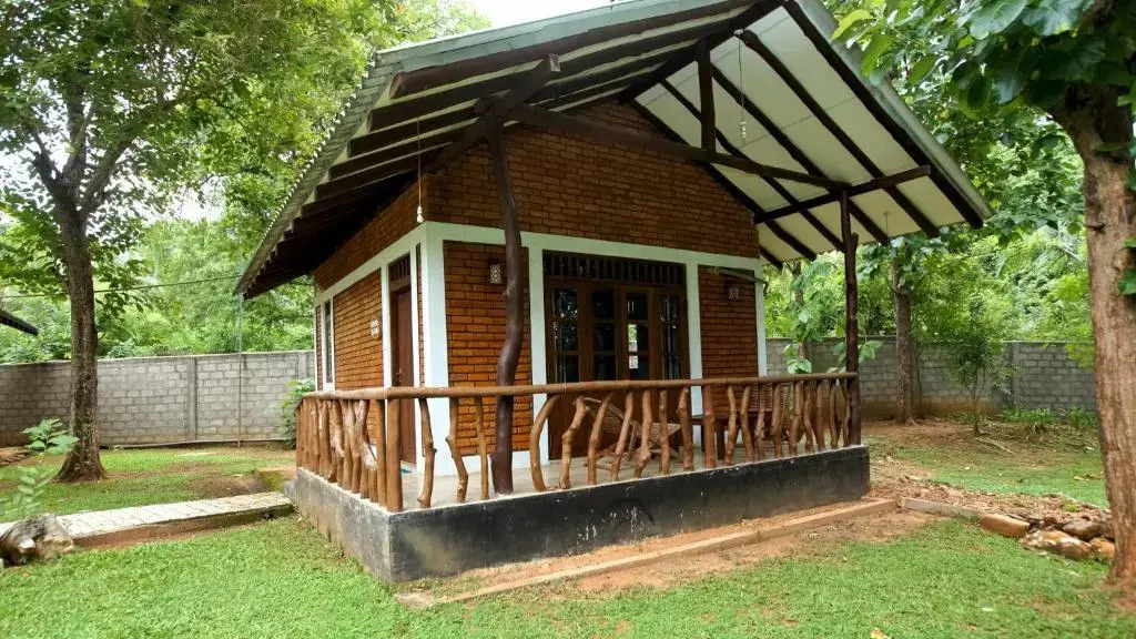 Удавалаве: mastodon valley safari resort