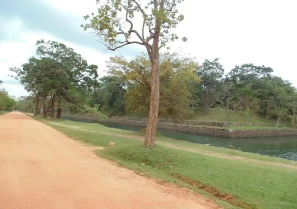 Сигирия: Castle Rock Sigiriya