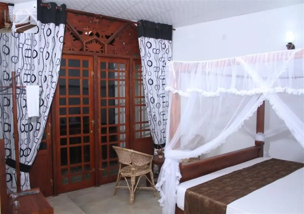 Элла: Hotel City Grand Ella