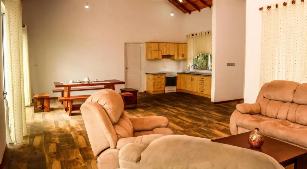 Канди: Bee View Home Stay