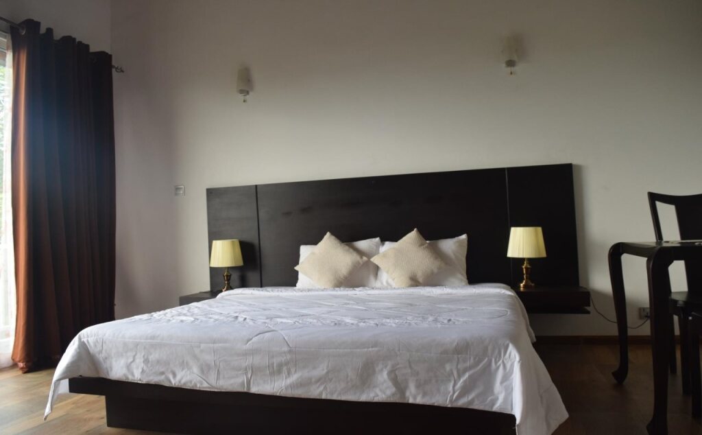 Канди: Bee View Home Stay