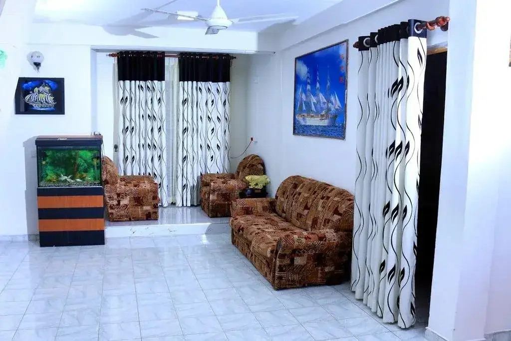 Кантале: Gandhi Guest House & White Palace
