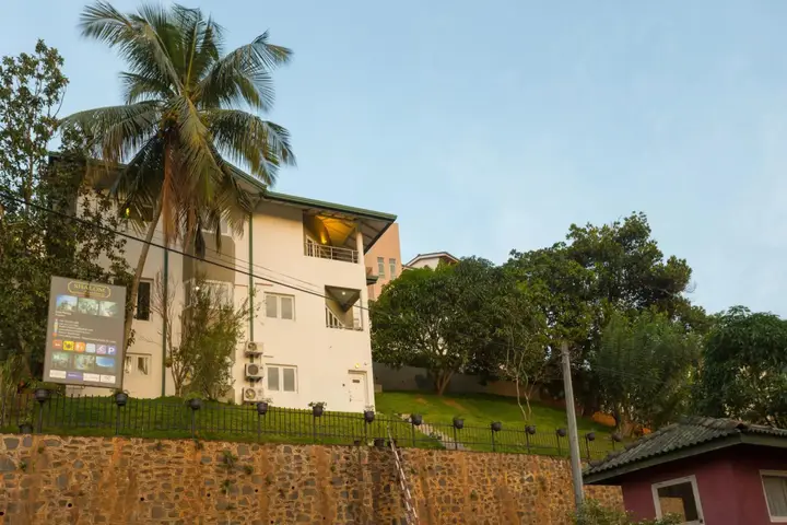 Канди: Shalom Residence