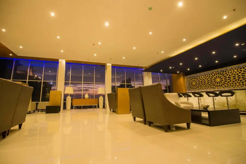 Коломбо: Platinum One Suites