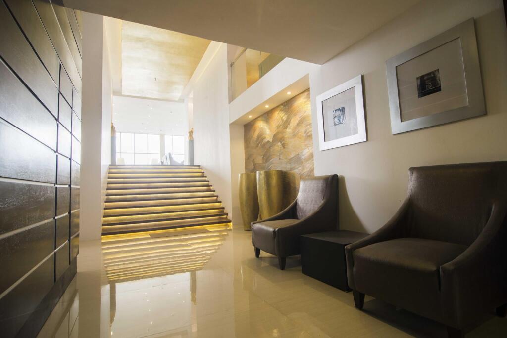 Коломбо: Platinum One Suites