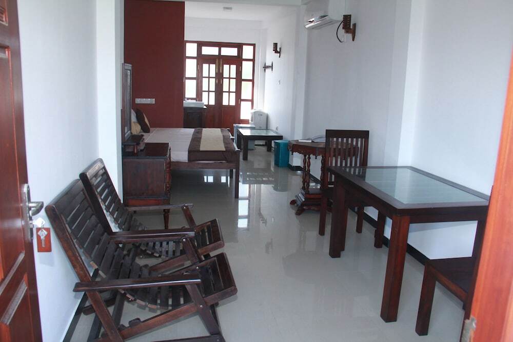Амбалангода: Ravindra Hotel and Restaurant