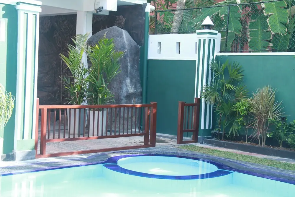 Амбалангода: Ravindra Hotel and Restaurant