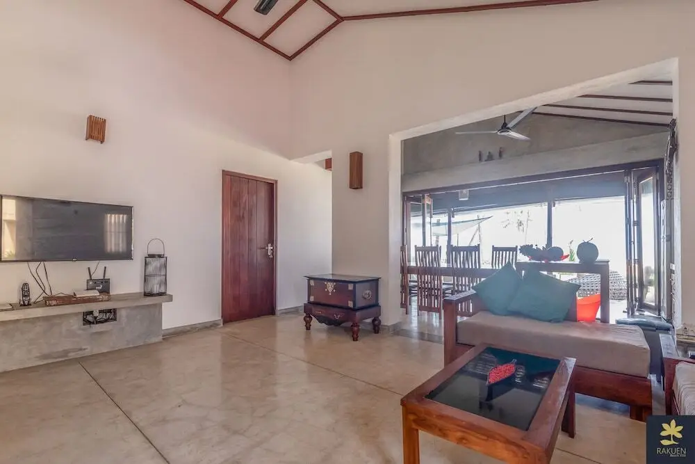 Оваканда: Rakuen Beach Villa