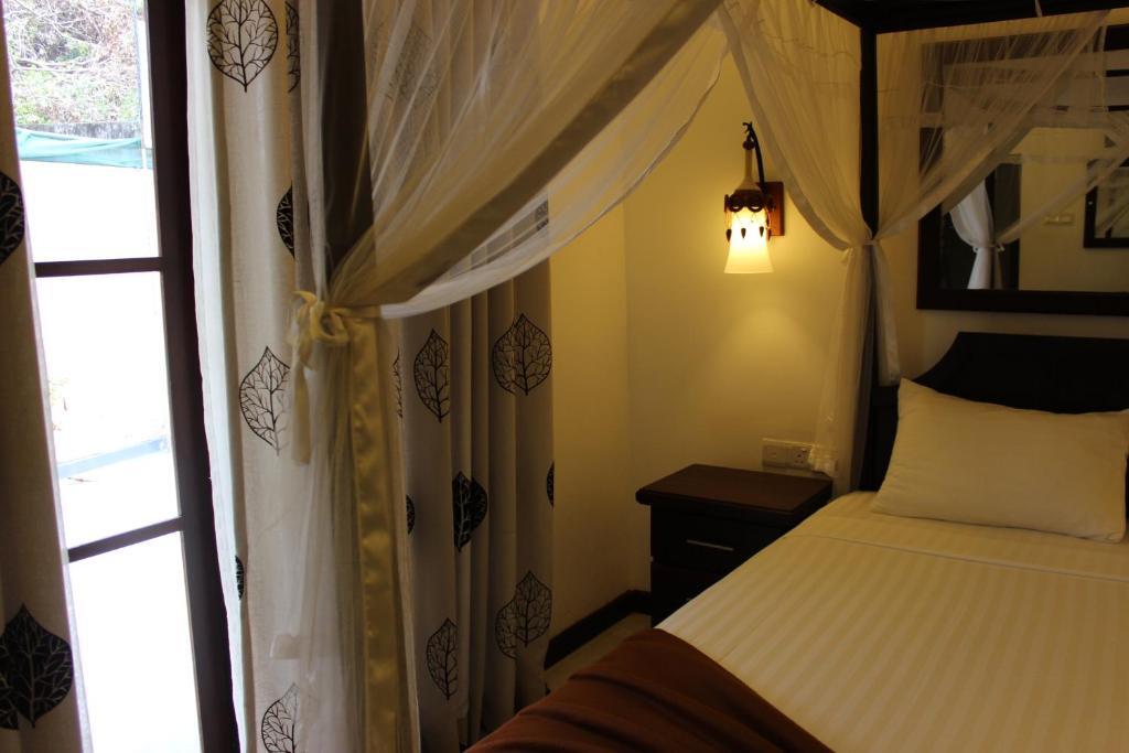 Канди: Kandy Waters Hotel