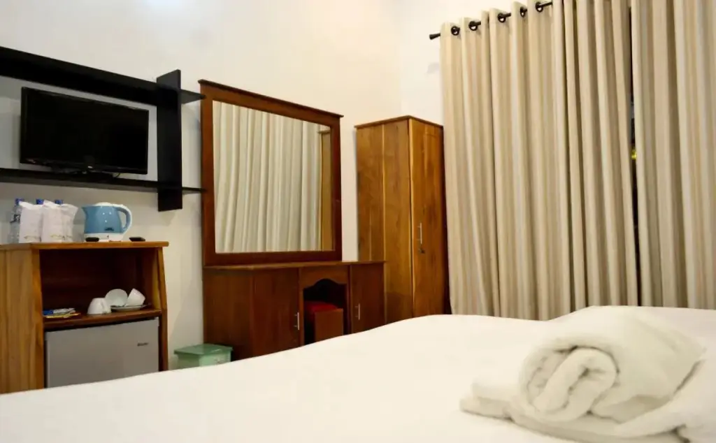 Канди: Capital Regency Hotel