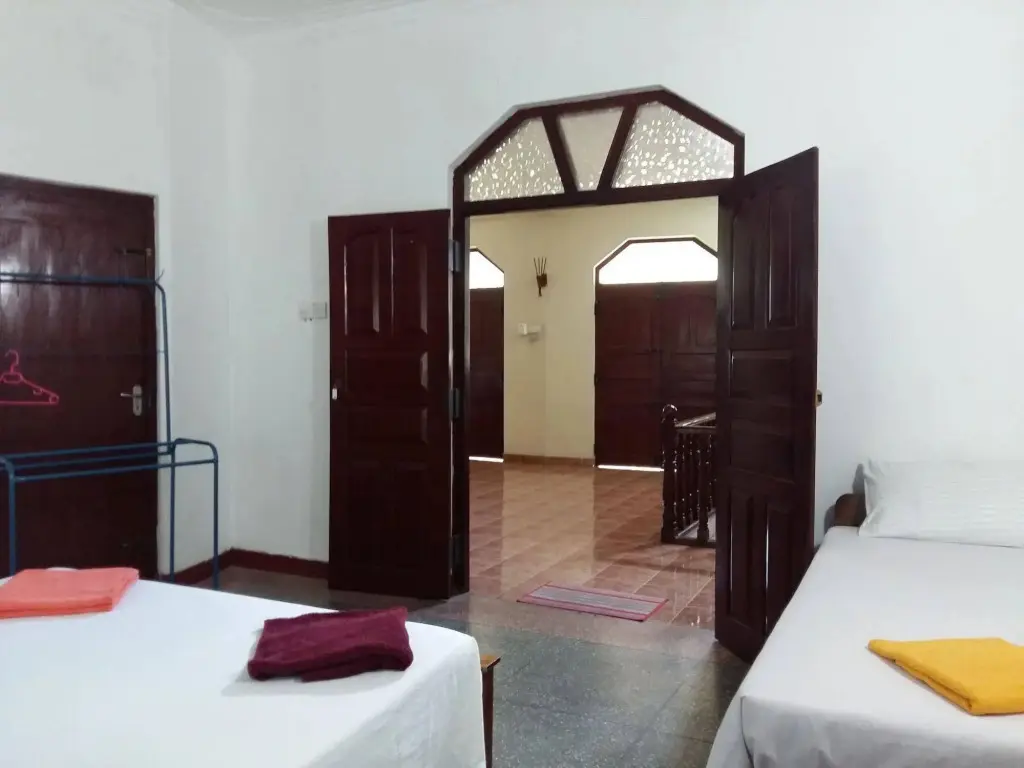 Канди: Ginza Rest Kandy