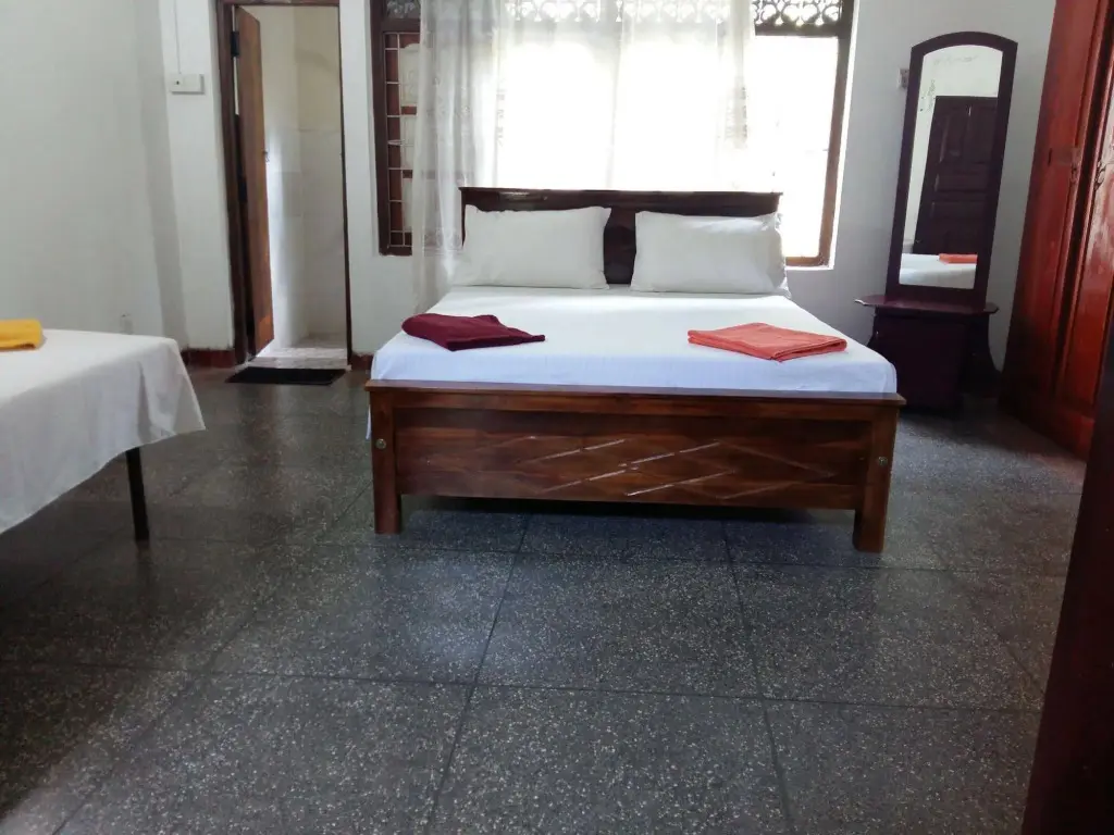 Канди: Ginza Rest Kandy