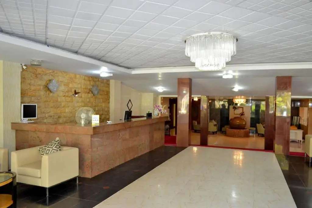 Катунаяке: Good Wood Airport Hotel
