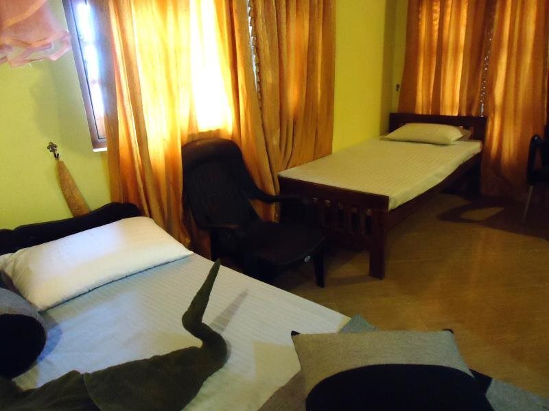 Анурадхапура: Queens Park Hotel