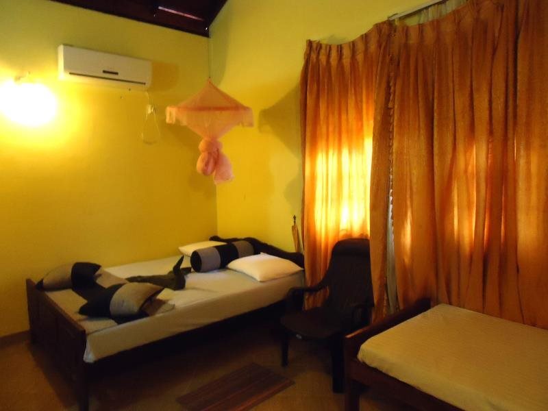 Анурадхапура: Queens Park Hotel