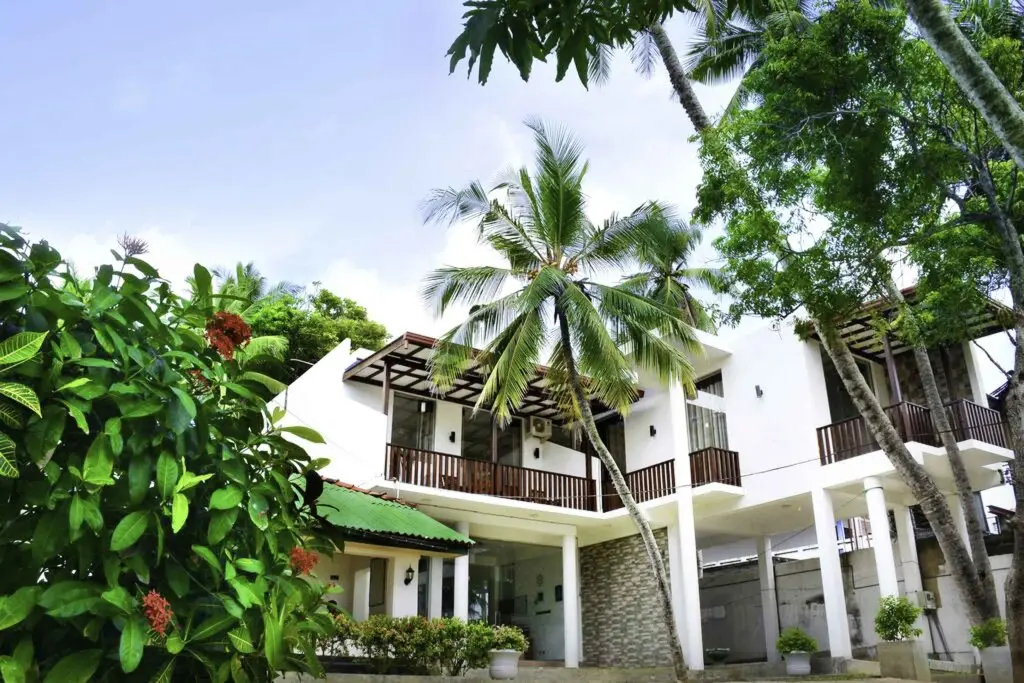 Тангалла: Sea View Tourist Inn