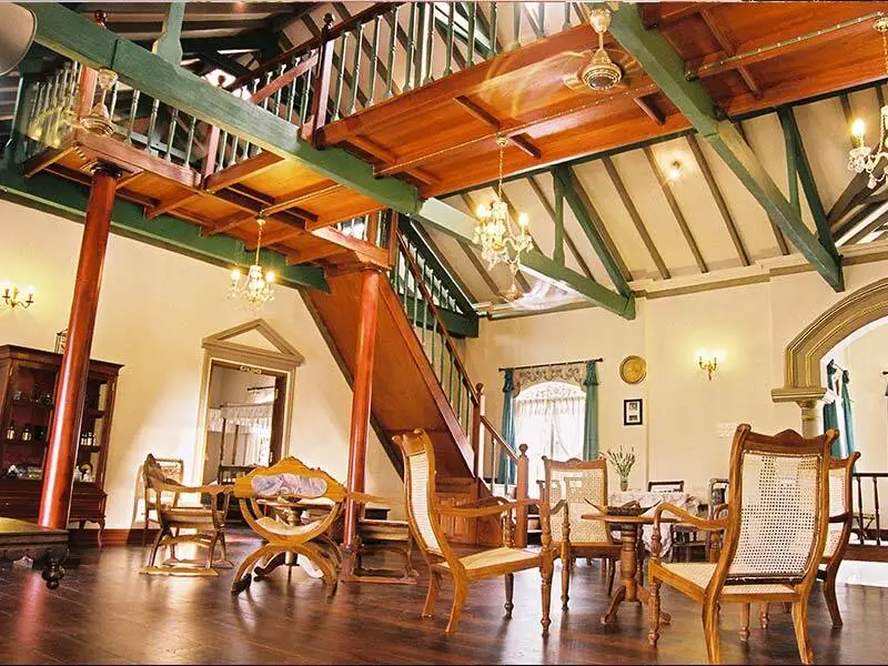 Канди: Вилла Manor House