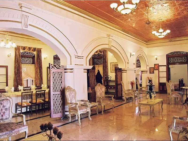 Канди: Вилла Manor House