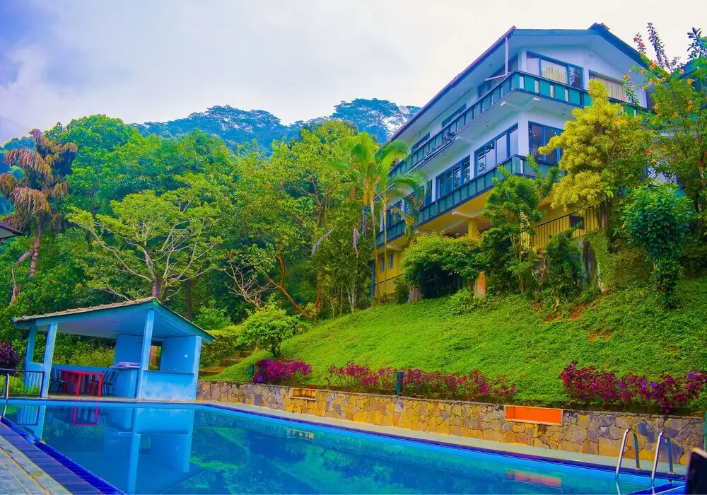 Канди: Brookside Resort