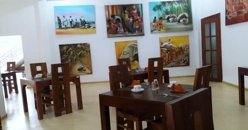 Негомбо: Maple Leaf Hotel