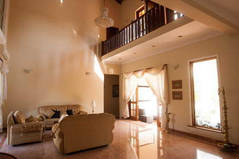 Баттарамулла: Alankara Villa