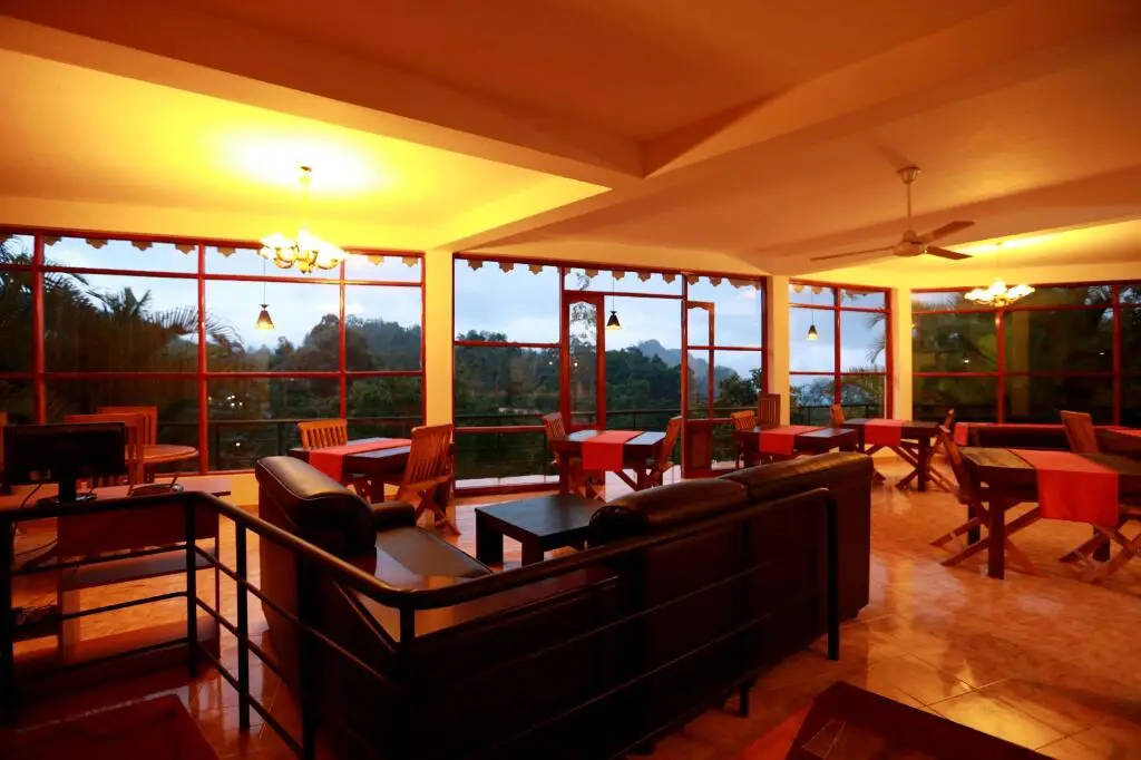 Элла: Tea Garden Holiday Inn