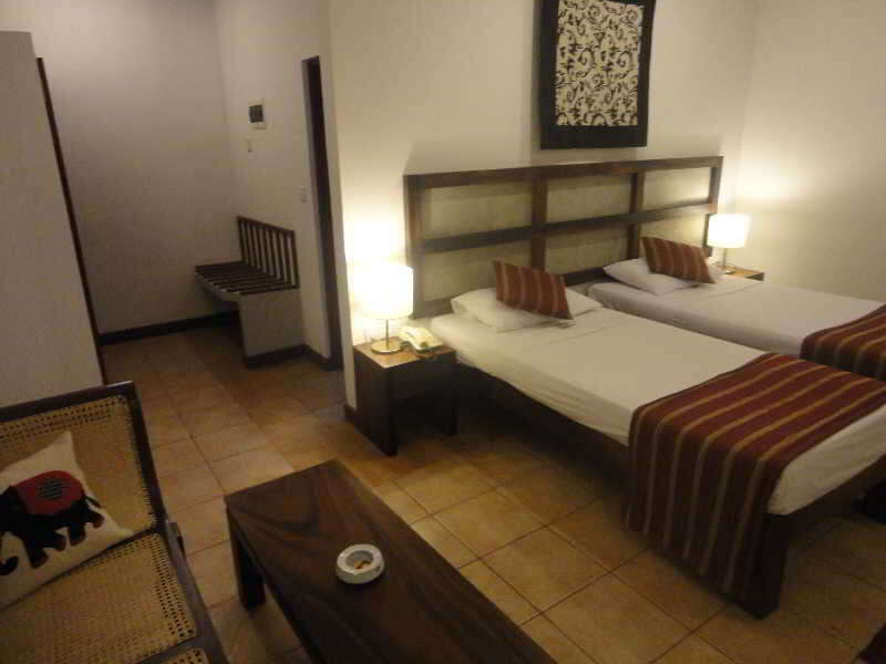 Негомбо: The Tamarind Tree Hotel – Katunayake