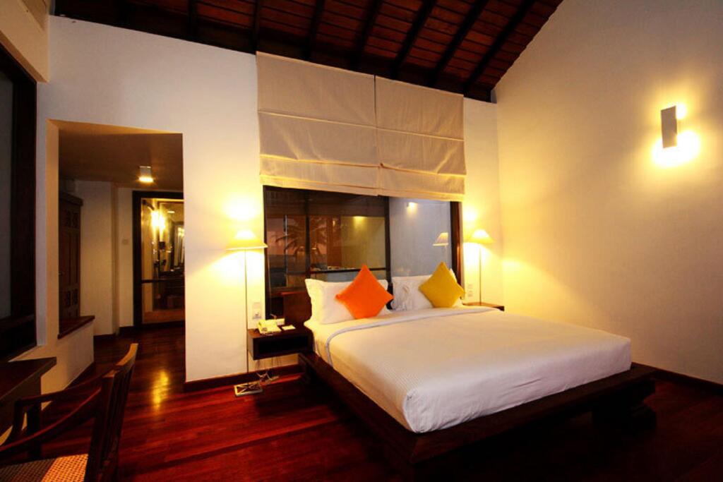 Ваддува: Grand Beach Hotel Wadduwa